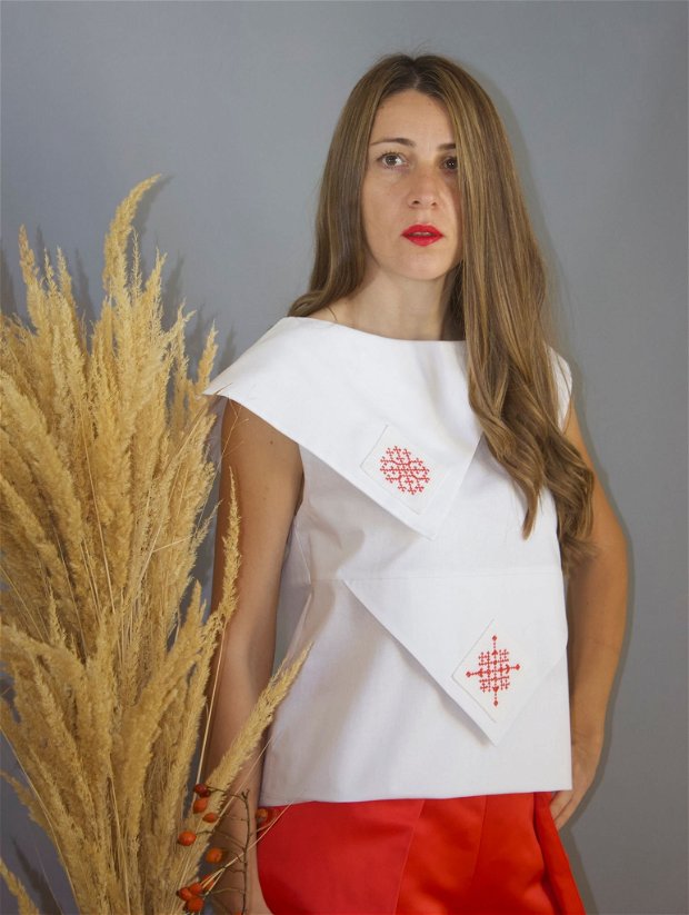 Bluza bumbac forme asimetrice cu motive tradiționale românești
