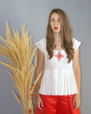 Bluza bumbac plisată cu motiv tradițional romanesc
