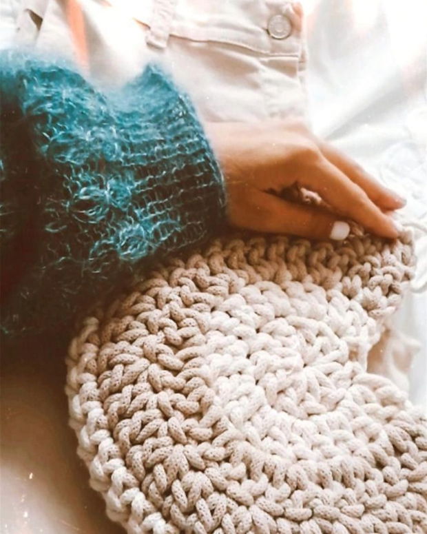 Pulovăr tricotat manual unicat