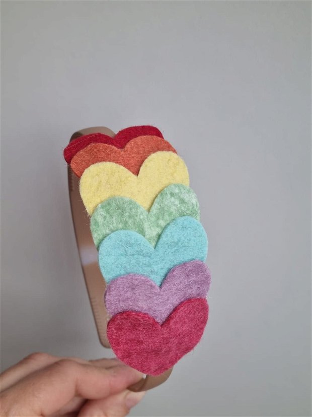 Cordeluta cu inimi multicolore handmade