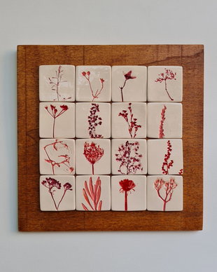 Tablou ceramică: motive vegetale - roșu