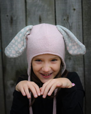 Caciula pink bunny