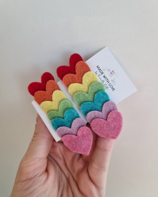 Set 2 clame cu inimi multicolore handmade