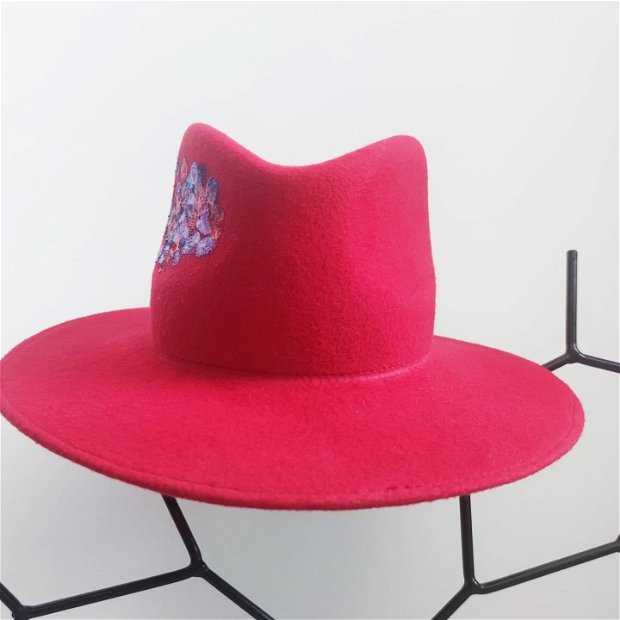Pălărie Fedora roșie