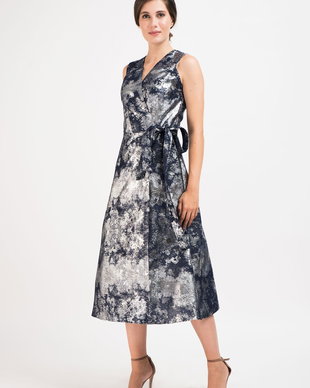 Rochie petrecuta din brocard bleumarin cu insertii metalice