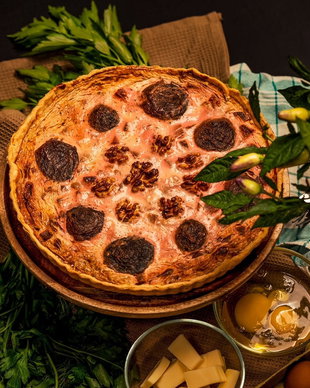 Quiche cu sfecla, crema de branza si aceto balsamico