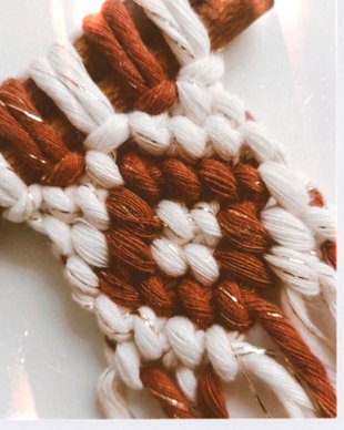 Decoratiuni macrame pe bat de scortisoara