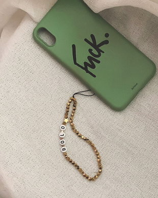 Accesoriu telefon din hematite si litere acrilice