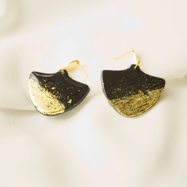 Cercei negri cu auriu, forma modern, eleganți