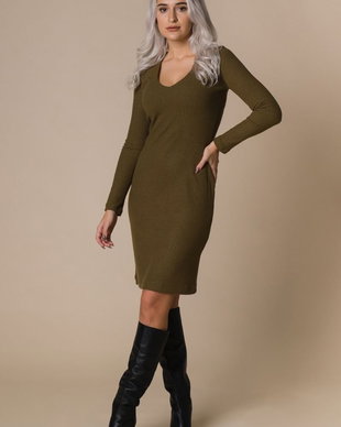 Rochie midi verde olive din material moale plisat