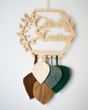 Decor cu frunze și nume personalizat