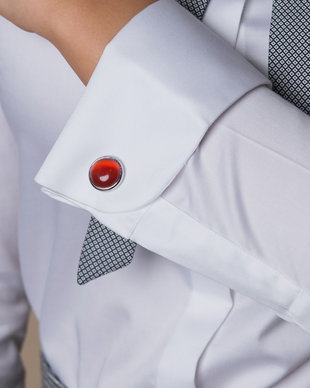 Camasa alba cu butoni si funda de matase