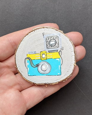 Magnet realizat pe felie de copac