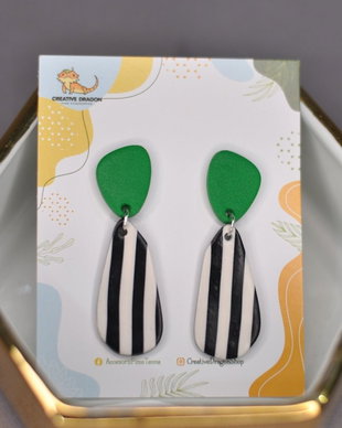 Cercei dungi alb-negru și verde
