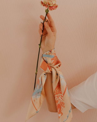 Esarfa din 100% Matase Naturala - Floral Peachy
