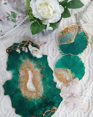 Emerald Beauty - Vanity Tray and 4 Resin Coasters
