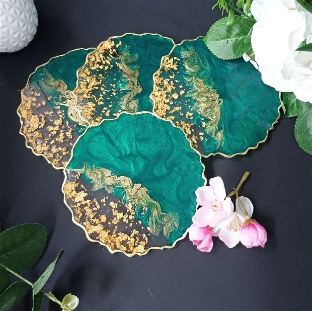 Emerald - Oval Platter and 4 Resin Coasters
