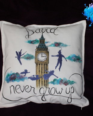 Never Grow Up - Fata de perna