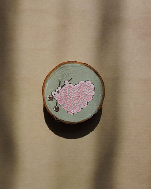 Magnet realizat pe felie de copac