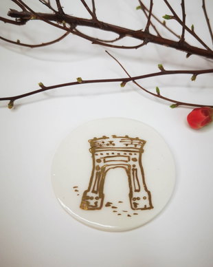 Brosa Arcul de Triumf
