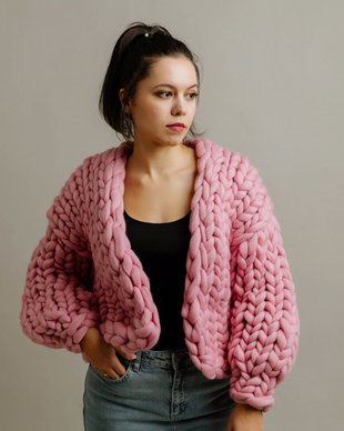 Cardigan din fir gros, lana merinos, roz