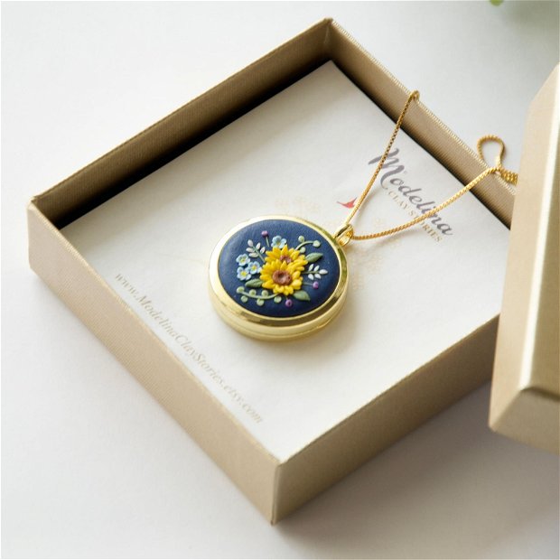 Pandantiv cu floarea soarelui, cadou personalizat cu fotografii, ideal pentru 8 martie, ziua mamei, cadou sora prietena