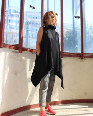 Top negru lung Vogel