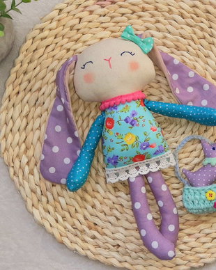 Papusa iepuras - 26 cm, cu accesorii