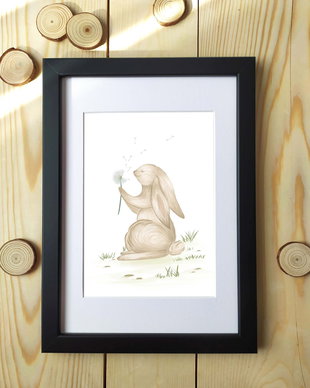 Ilustratie inramata cu passepartout iepuras in camp