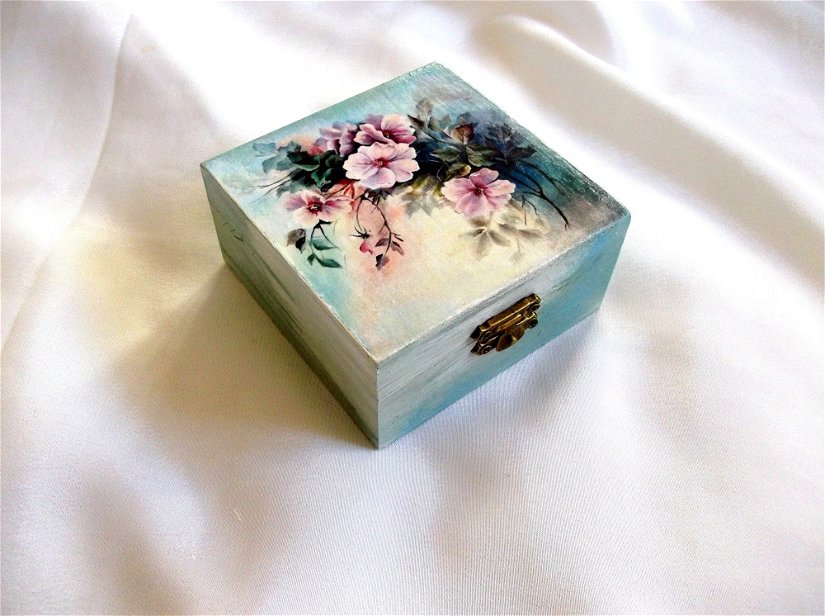 cutie de lemn decorata 40323