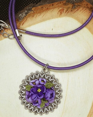 Pandantiv cu liliac
