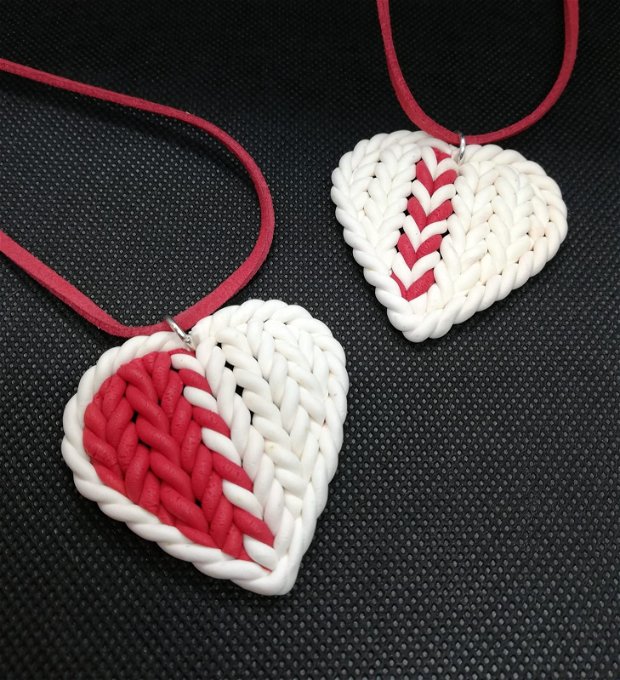 pandantiv inimioară roșu cu alb împletit