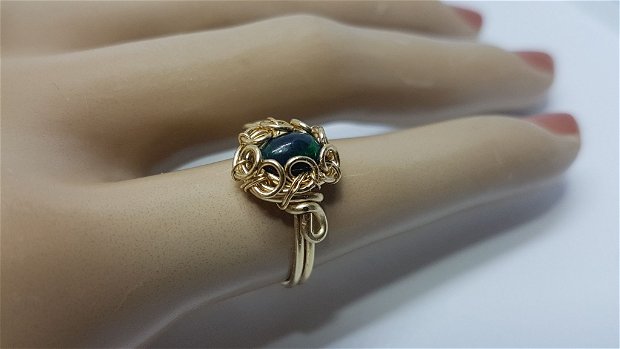 inel din aur filat , inel cu opal etiopian negru.