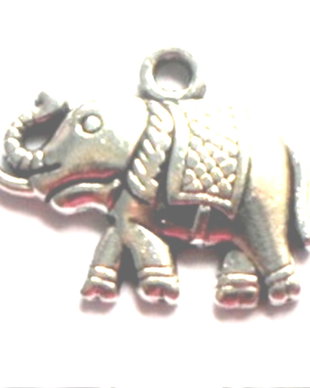 Charm metalic elefant indian cu trompa in sus argintiu
