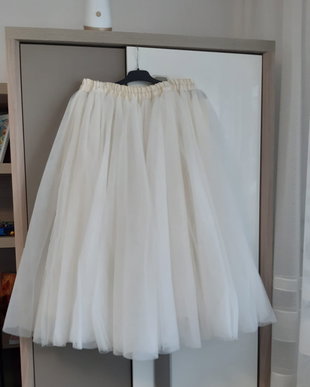 Fusta din tulle din rochie de mireasa