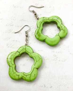cercei floare Howlit verde / galben