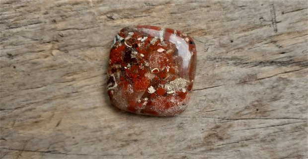 Cabochon rhyolite, 28x28 mm
