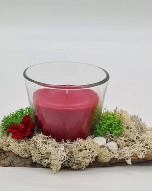 Decorațiune cu lumânare parfumată și licheni stabilizați