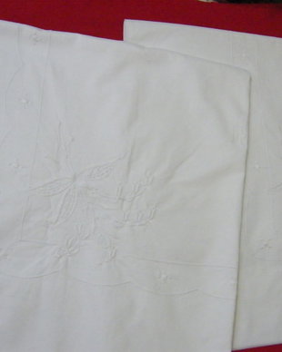 Set 2 huse cu broderie/clopotei