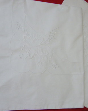 Set 2 huse cu broderie/struguri frunza