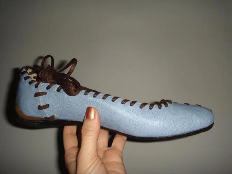 Pantofi noi, din piele albastra bleu, cu sireturi maro