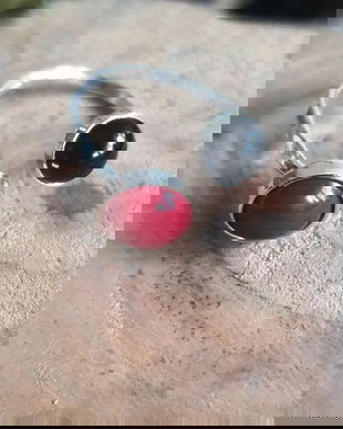 Inel reglabil din argint 925 cu textura de ciocan si pietre de coral si onix