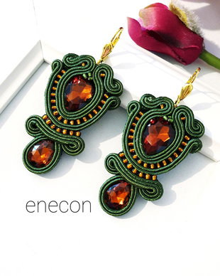 Cercei oliv-coniac, Cercei soutache