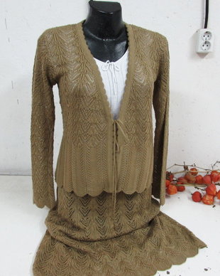 Set fusta si jacheta din tricot