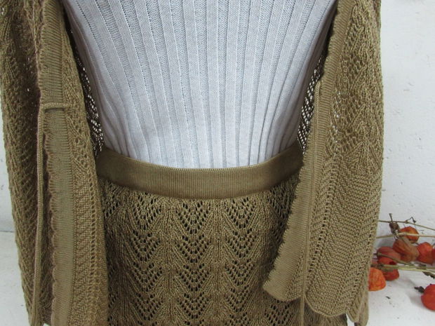 Set fusta si jacheta din tricot