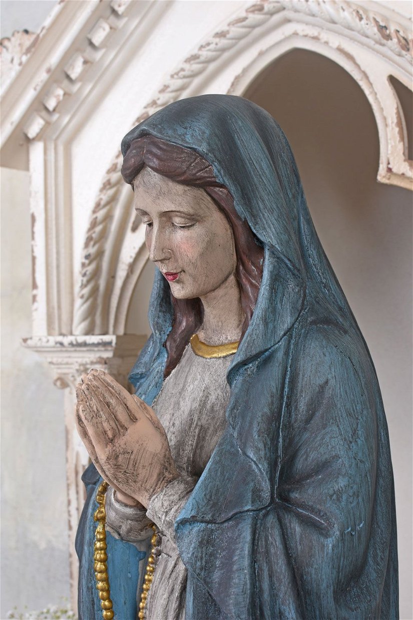 Statueta mare din rasini cu Fecioara Maria
