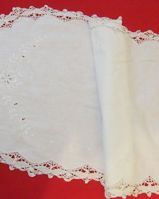 Mileu  cu broderie si dantela 80cm