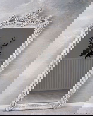 Oglinda din cristal cu o rama gri cu decoratiuni cu ingerasi