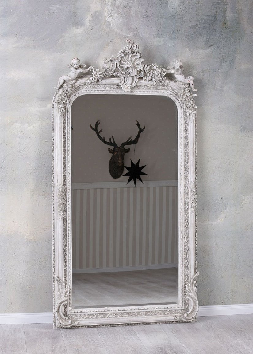 Oglinda din cristal cu o rama gri cu decoratiuni cu ingerasi