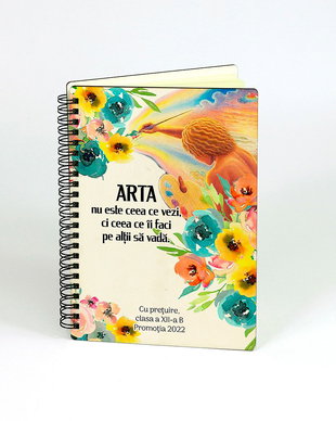 Agenda lemn personalizata - cadou pentru profesorul de desen